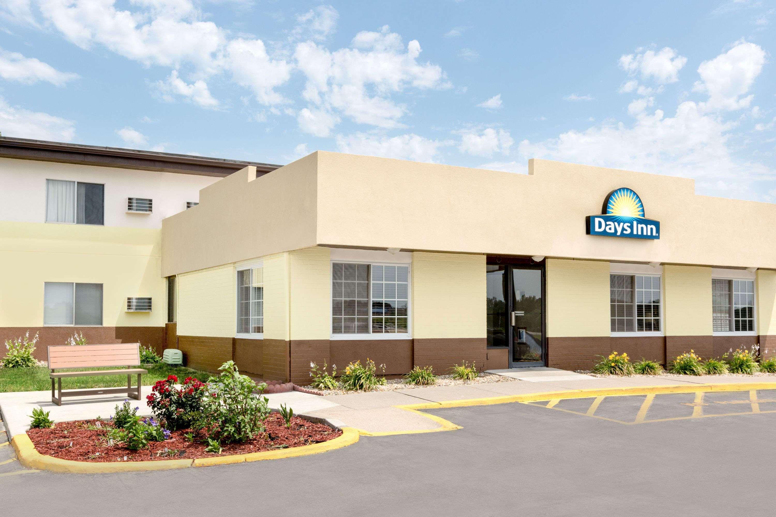Days Inn By Wyndham Newton Exterior foto