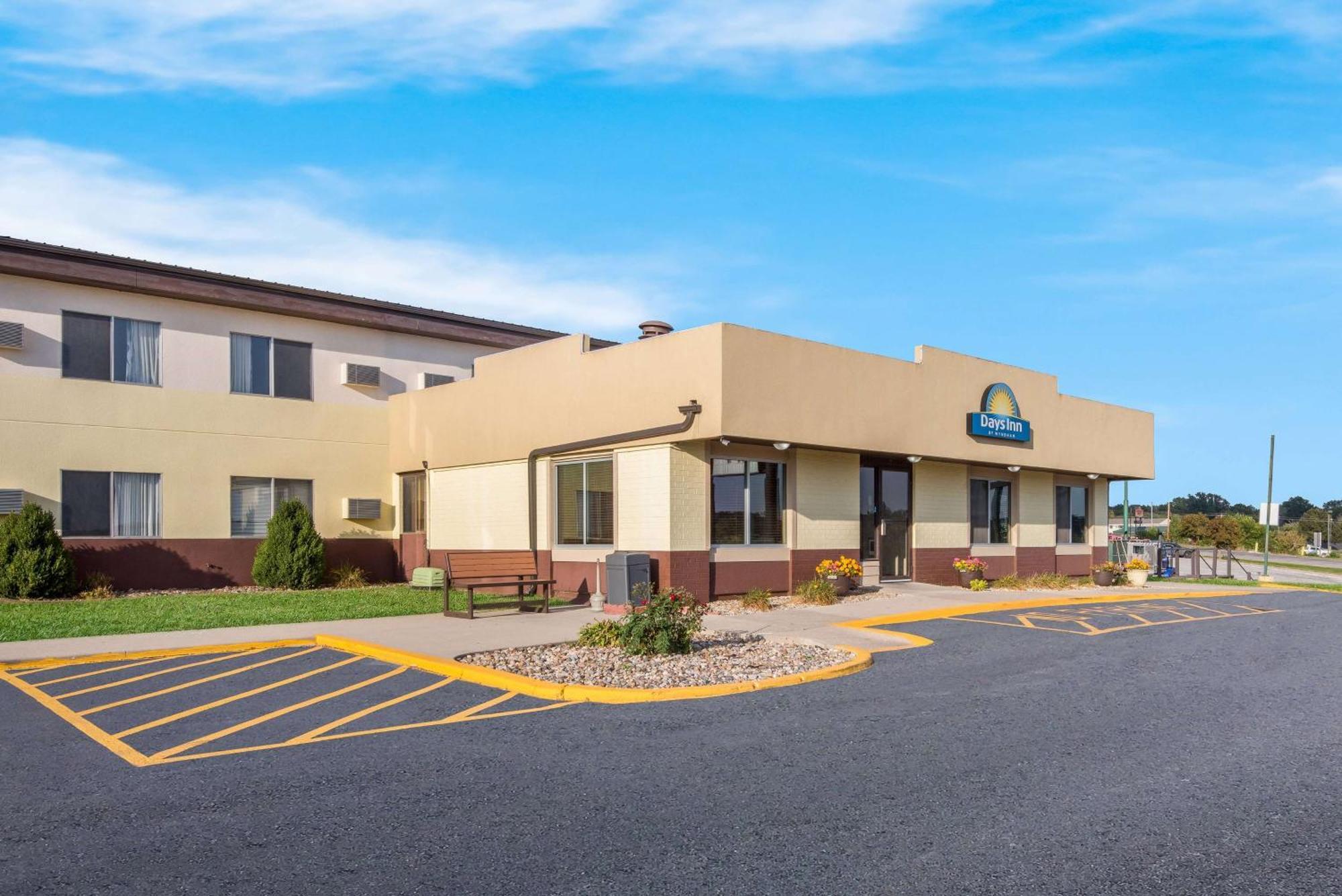 Days Inn By Wyndham Newton Exterior foto